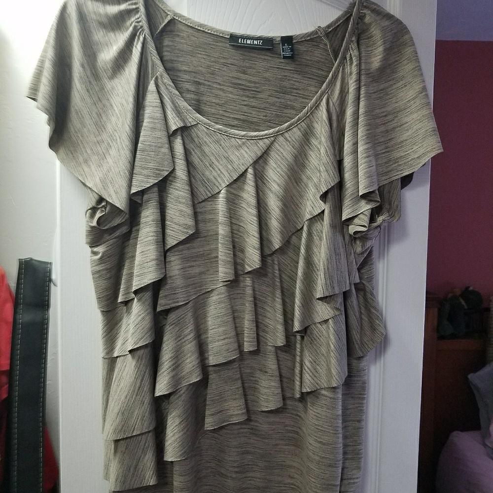 Ruffled short sleeved top